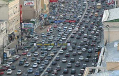 движение автомобилей в Москве